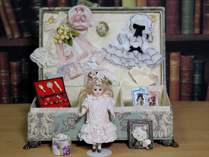 宮崎 佳代作 ／ リプロダクション カルトナージュ入り人形 BOX | 人形