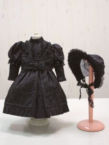約45cm〜48cm位 ドールサイズ用 作家1点もの シルクシャルタン黒タフタのワンピース、ジャケット、帽子の3点セット