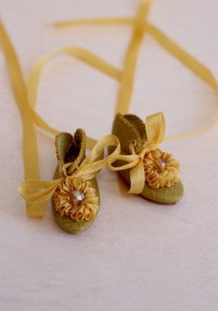 縦：約2.5cm×幅：約1.1cm ドールシューズ  1点もの M02