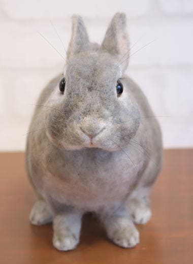 棚からうさもち /大きな羊毛うさぎ・お座りポーズ