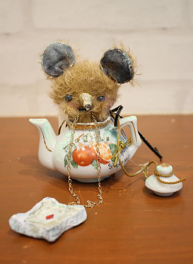 HISA KATO / 【④「Sleep Mouse」 title:『Tea Pot in ,,,眠りネズミ