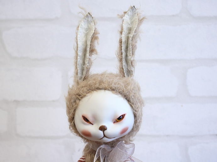 おにんぎょ屋葉白ウサギビスクドール