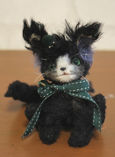 30代 ハンドメイド・手芸 作家様 ぬいぐるみ ハチワレねこちゃん 人形