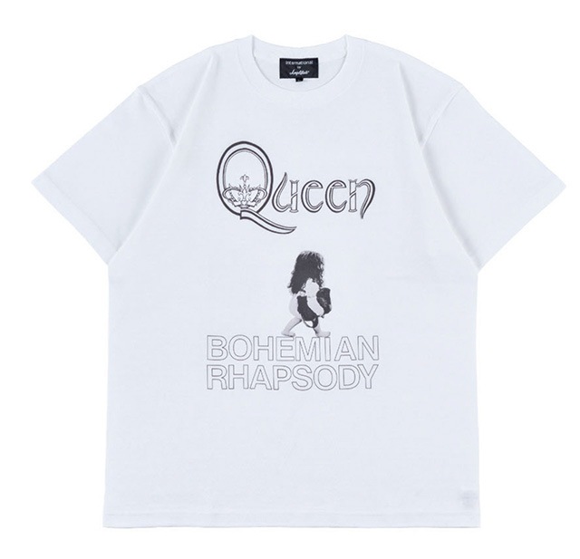 International by Amplifier������ץ�ե�������"Bohemian Rhapsody" T-SHIRT��QUEEN �ܥإߥ����ץ��ǥ���T����ġ�2����WHITE/YELLOW�˥��ڥ�¤��롡50th anniversary