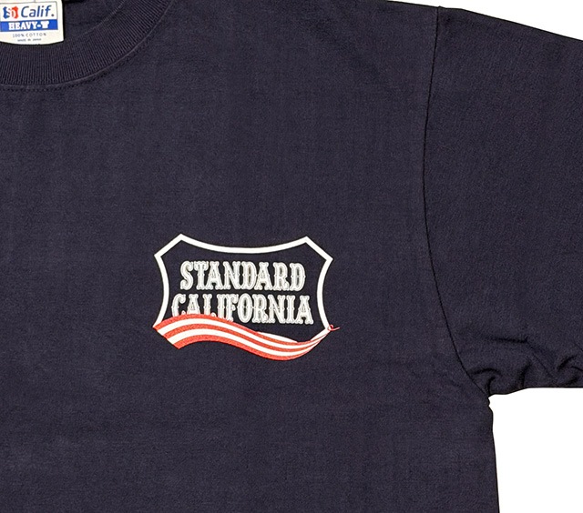 ��7/2ȯ���STANDARD CALIFORNIA ����������ɥ���ե���˥���SD Heavyweight Shield Logo T July 4th ��7��4������Ω��ǰ����T����ġ�2026ǯ��ǥ롡NAVY �ͥ��ӡ�