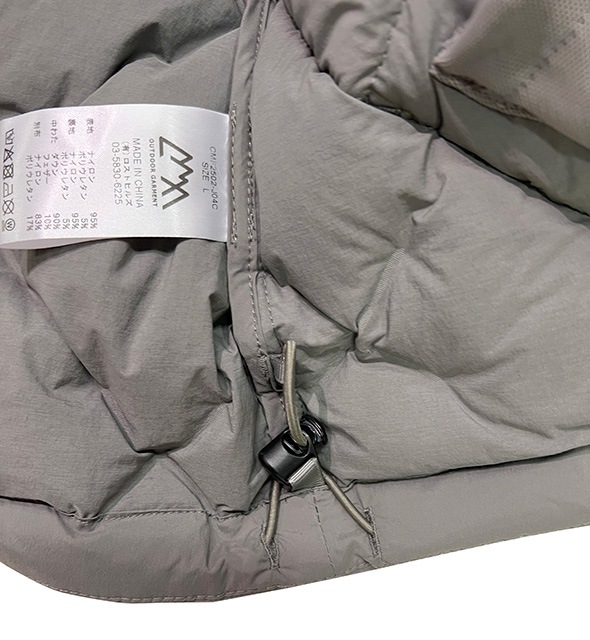 ��SALE 30%OFF��CMF OUTDOOR GARMENT ����ե� �����ȥɥ� �������ȡ�CMF WOVEN DOWN HOODIE�������֥� ������ �ա��ǥ���2��(WOLF GRAY/BLACK)��COMFY 2025FW