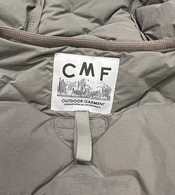 ��SALE 30%OFF��CMF OUTDOOR GARMENT ����ե� �����ȥɥ� �������ȡ�CMF WOVEN DOWN HOODIE�������֥� ������ �ա��ǥ���2��(WOLF GRAY/BLACK)��COMFY 2025FW