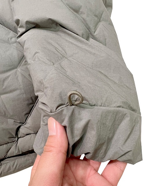 ��SALE 30%OFF��CMF OUTDOOR GARMENT ����ե� �����ȥɥ� �������ȡ�CMF WOVEN DOWN HOODIE�������֥� ������ �ա��ǥ���2��(WOLF GRAY/BLACK)��COMFY 2025FW