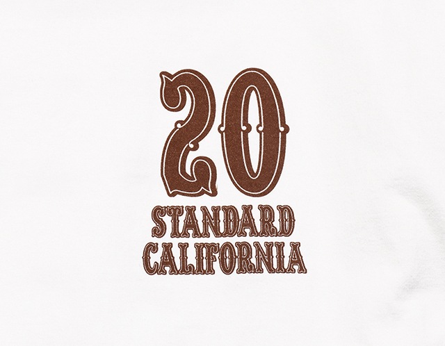 ��SALE��Standard California 20th Anniversary Logo T ����������ɥ���ե���˥���Ⱦµ��T����ġ�20��ǯ��ǰ��2����WHITE/BROWN��