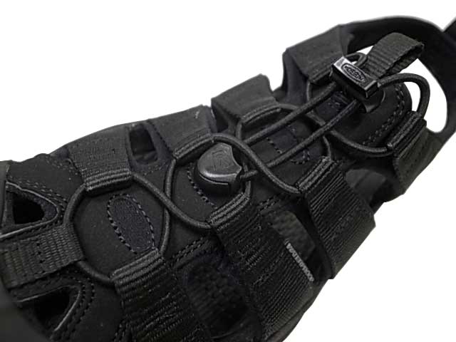 KEEN ������NEWPORT H2���˥塼�ݡ��� �������ġ���������롡TRIPLE BLACK���ȥ�ץ�֥�å������ݡ��ĥ�����롡�����ȥɥ���MENS ���