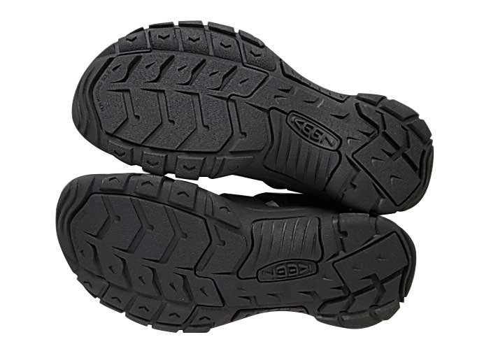 KEEN ������NEWPORT H2���˥塼�ݡ��� �������ġ���������롡TRIPLE BLACK���ȥ�ץ�֥�å������ݡ��ĥ�����롡�����ȥɥ���MENS ���
