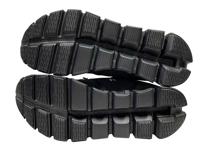 ON ����Cloud 5 ���饦��5��ALL BLACK ������֥�å���WOMEN�����ˡ����������̡����˥󥰥��塼����LADYS ��ǥ�����