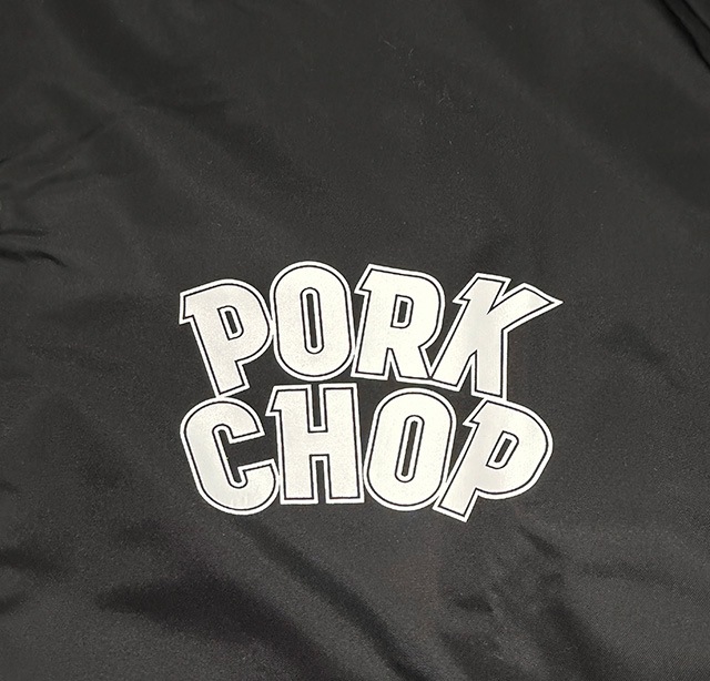 PORKCHOP GARAGE SUPPLY  �ݡ�������å� ���졼�� ���ץ饤��WP BIG LOGO COACH JKT���ӥå����� ������ ���㥱�åȡ�2����BLACK/BURGUNDY��