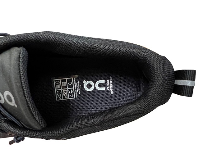 ON ����Cloud 5 Waterproof��WOMEN��ALL BLACK�����饦��5�������������ץ롼�ա��֥�å������ˡ����������̡����˥󥰥��塼����LADYS ��ǥ�����