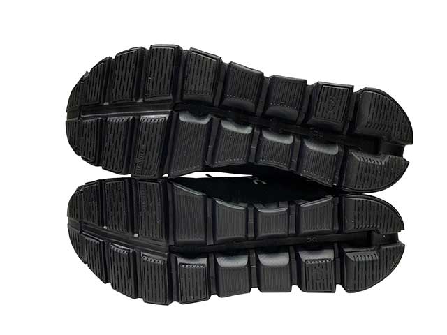 ON ����Cloud 5 Waterproof��WOMEN��ALL BLACK�����饦��5�������������ץ롼�ա��֥�å������ˡ����������̡����˥󥰥��塼����LADYS ��ǥ�����