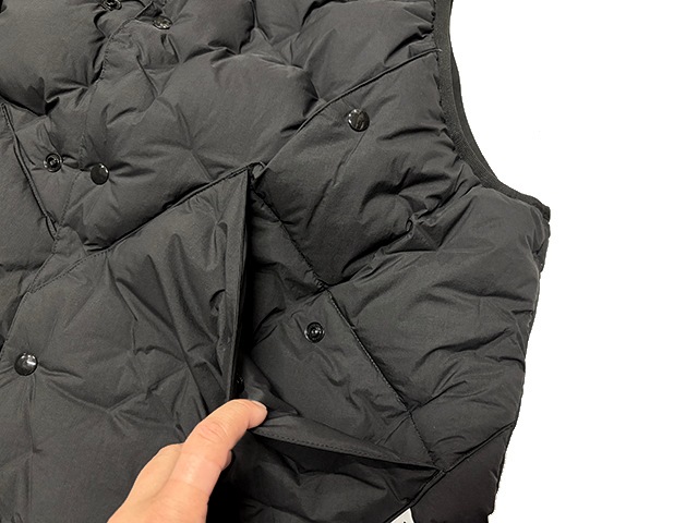 ��SALE 20%OFF��CMF OUTDOOR GARMENT ����ե� �����ȥɥ� �������ȡ�CMF WOVEN DOWN VEST �����֥� ������ �٥��ȡ�2��(BLACK/WOLF GRAY)��COMFY������������2025AW