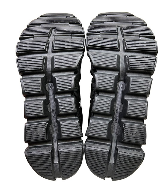 ON ����Cloud 6 ���饦��6��MEN ��󥺡�BLACK/BLACK�����ˡ����������̡����˥󥰥��塼��