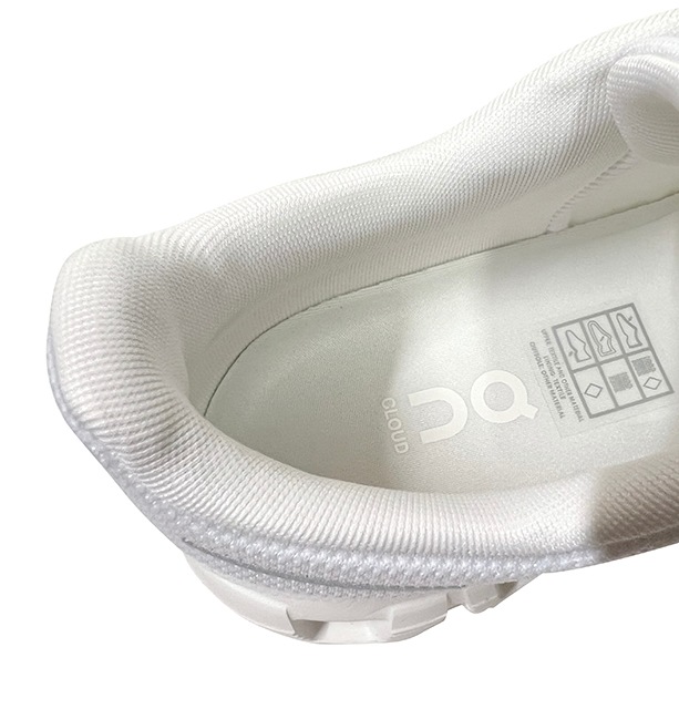 ON ����Cloud 6 ���饦��6��WOMEN��WHITE/WHITE�����ˡ����������̡��ۥ磻�ȡ����˥󥰥��塼������ǥ�����