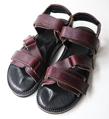 WHEELROBE  WANDERING SANDALS (EMBOSS BURGUNDY)