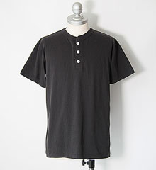 SECRET WORDS ��������å� ��� CLASSIC HENRY NECK S/S T-SHIRT (FADE BLACK)