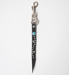 LEATHER STUDS KEY HOLDER SPECIAL - FLOWER - (BLACK)