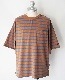 NANGA �ʥ� ECO HYBRID LOOSE FIT BORDER TEE (CAMEL �� BLUE)