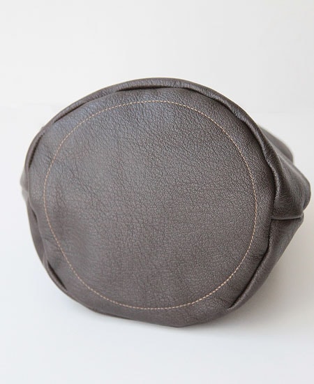 COLIMBO コリンボ LEATHER POUCH レザー巾着 (KHAKI BROWN)