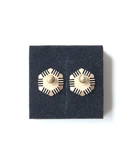 ミナペルホネン mina perhonen camomille カモミーユ ピアス