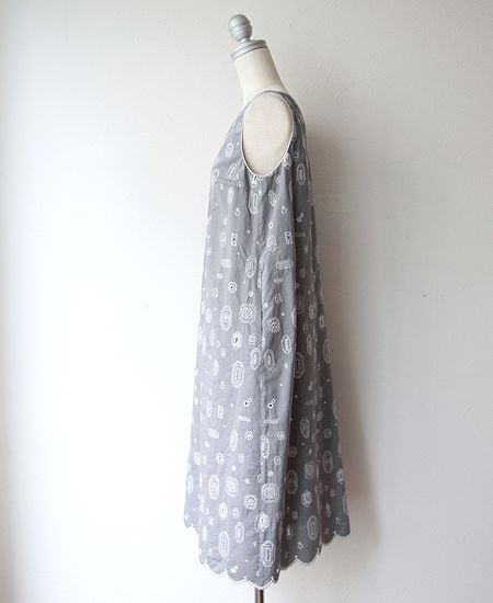 【美品】ミナペルホネン gemma 総刺繍ノースリーブワンピース ダイヤモンド 美品】ミナペルホネン gemma 総刺繍ノースリーブワンピース