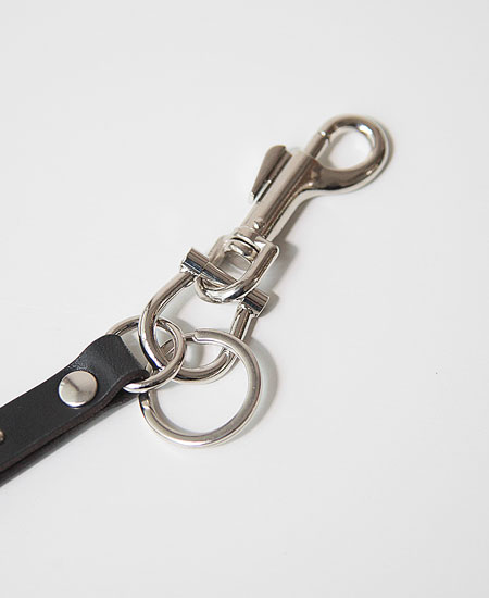 LEATHER STUDS KEY HOLDER - GEOMETRY - (BLACK)