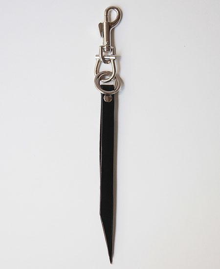 LEATHER STUDS KEY HOLDER - FLOWER - (BLACK)