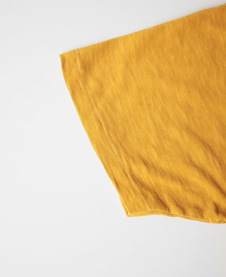 SECRET WORDS ��������å� ��� " LEAP OUT WITH " S/S T-SHIRT (MUSTARD)