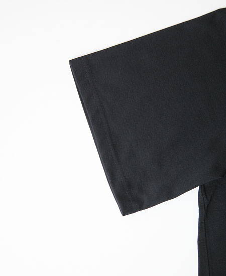 NANGA ʥ ECO HYBRID BOX LOGO LOOSE FIT TEE (BLACK)