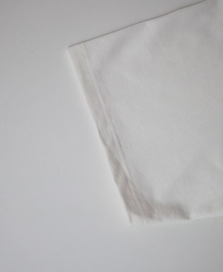 NANGA �ʥ� ECO HYBRID BOX LOGO LOOSE FIT TEE (WHITE)