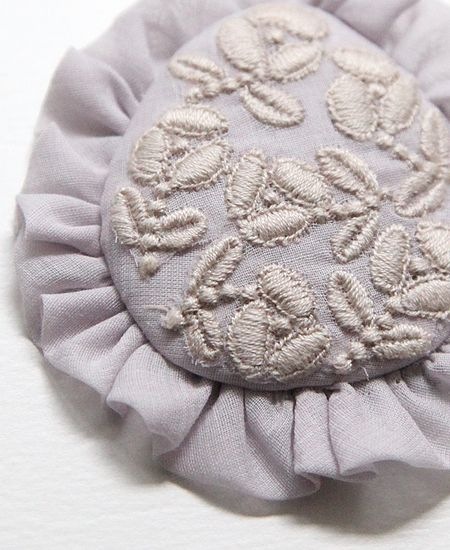 ミナペルホネン mina perhonen flower cake フラワーケーク ブローチ