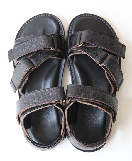 WHEELROBE ������������� WANDERING SANDALS (EMBOSS BLACK)