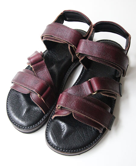 WHEELROBE ������������� WANDERING SANDALS (EMBOSS BURGUNDY)