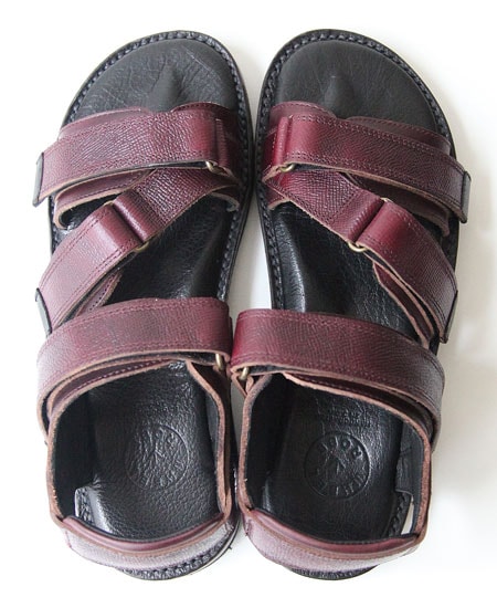 WHEELROBE ������������� WANDERING SANDALS (EMBOSS BURGUNDY)