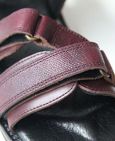 WHEELROBE ������������� WANDERING SANDALS (EMBOSS BURGUNDY)