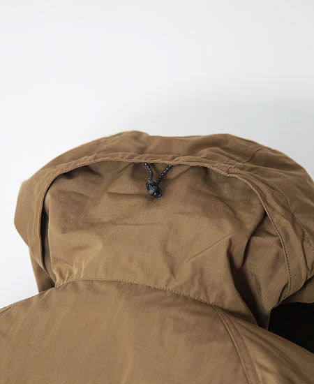 NANGA ナンガ TAKIBI MOUNTAIN PARKA (COYOTE)