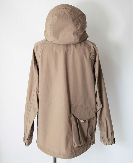 NANGA ナンガ TAKIBI MOUNTAIN PARKA (BEIGE)
