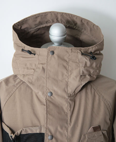 NANGA ナンガ TAKIBI MOUNTAIN PARKA (BEIGE)