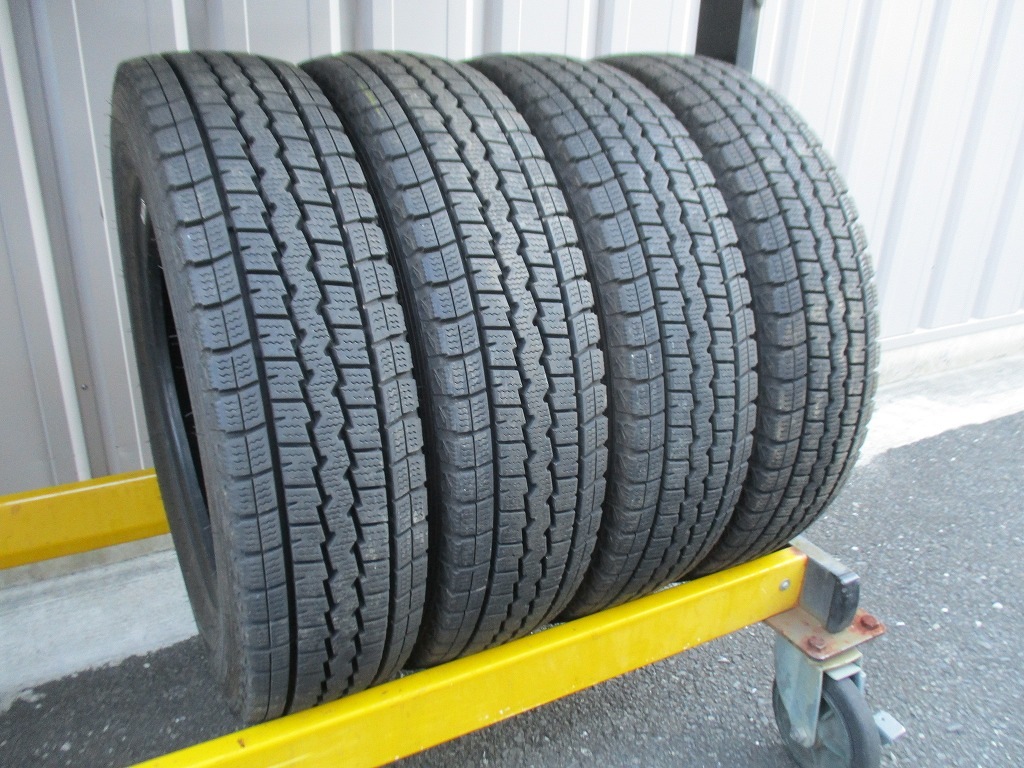 ★☆155/80R14 88/86N LT ダンロップ WINTER MAXX SV01 スタッドレス 2023年製 4本 送料込 T68631204☆★インボイス領収書発行可能