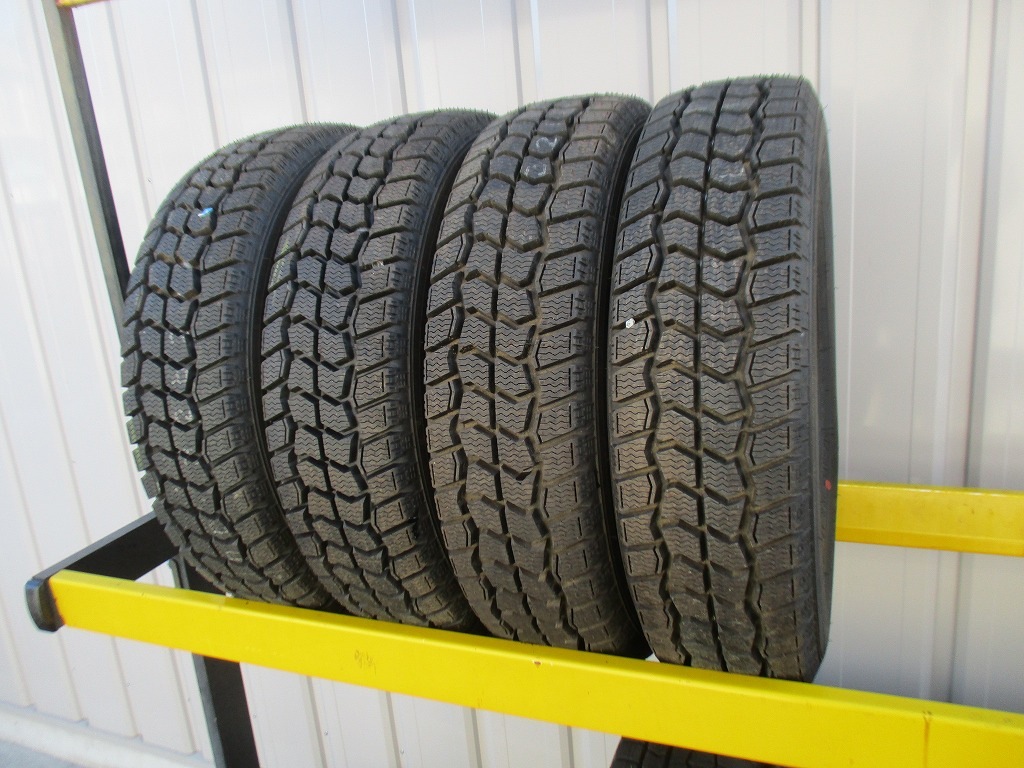 ★☆175R13 8P.R.LT ダンロップ GRASPIC HS-V スタッドレス 2022年製 4本 送料込 T71800123☆★インボイス領収書発行可能