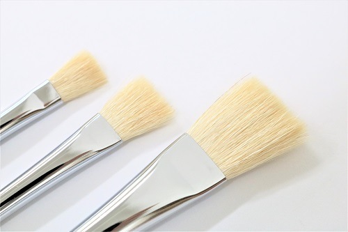 特性 ポスター平筆 【平筆 山羊毛 2号】70-5160 全長22ｃｍ プラスチック軸 抗菌剤入り