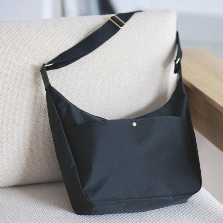 THE EDITORS 撥水加工付きショルダーバッグBOOK | 商品カテゴリ一覧