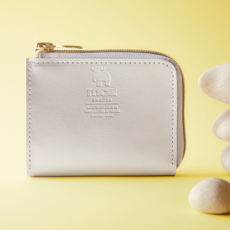 moz 整理上手な牛革コンパクト財布BOOK star silver | 商品カテゴリ