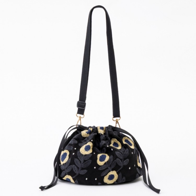 kippis 刺しゅう巾着ショルダーバッグ Lentokukka black | 商品