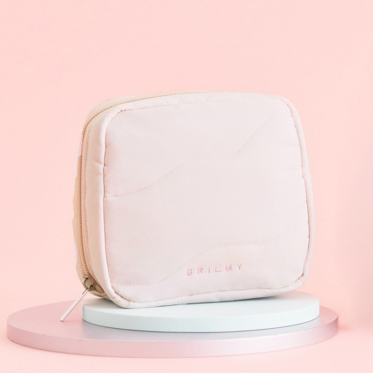 nanakoななこがさらに本気で作った leur charme COSME POUCH BOOK