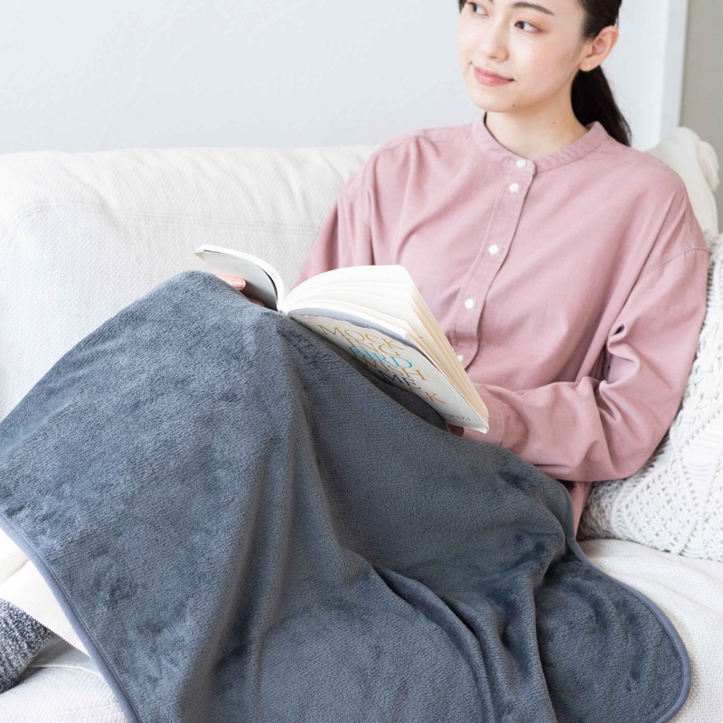 【ファミリーマート限定 天使の吸湿発熱ブランケット ムック本 雑誌付録】チャコールグレー